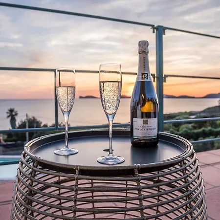 Coral Bay Villa *