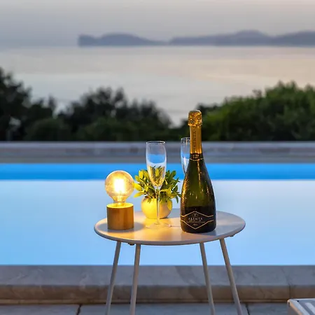 Coral Bay Villa *